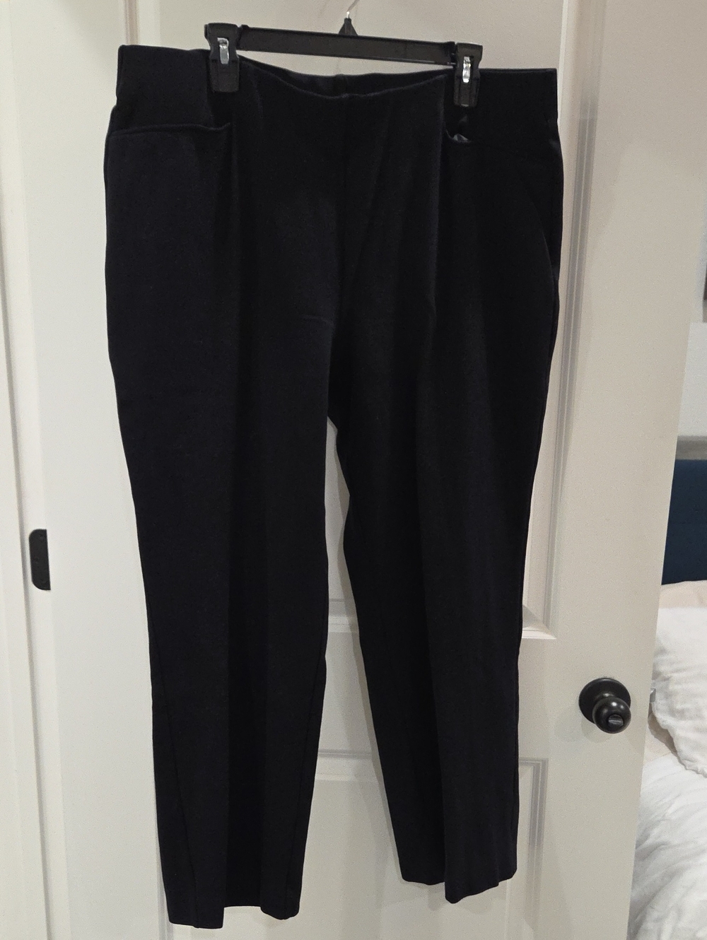 Investments Women's Black Pull-On Stretch Pants